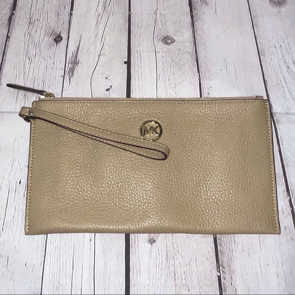 Michael Kors Zip Clutch